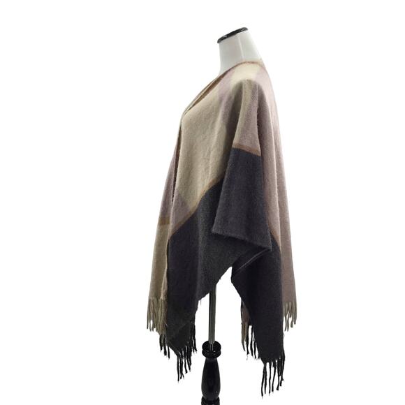 Woolrich Raegan Plaid Cozy Blanket Wrap - Picture 6 of 9